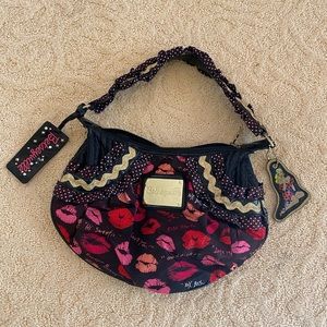 Betsey Johnson kissy lips shoulder bag (NWOT)